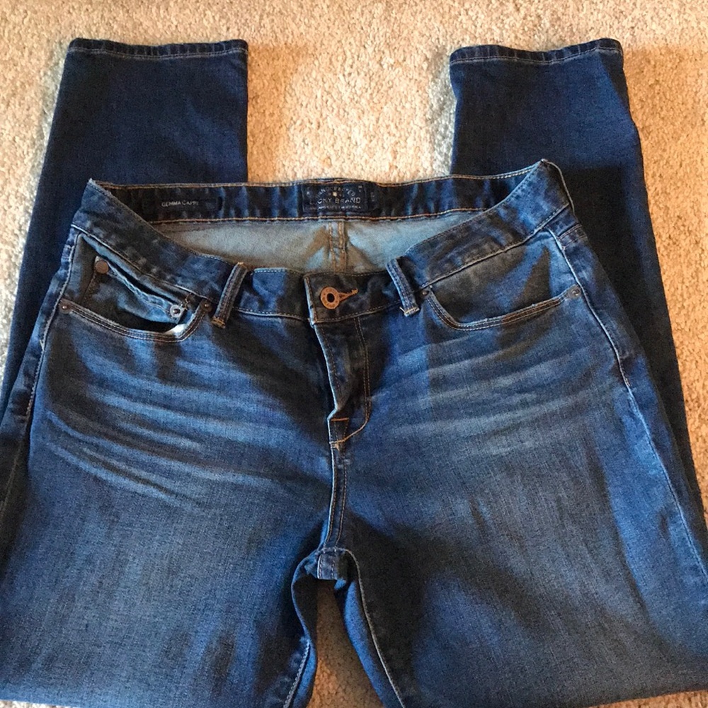 Lucky brand Capri jeans! Only worn a few times!!